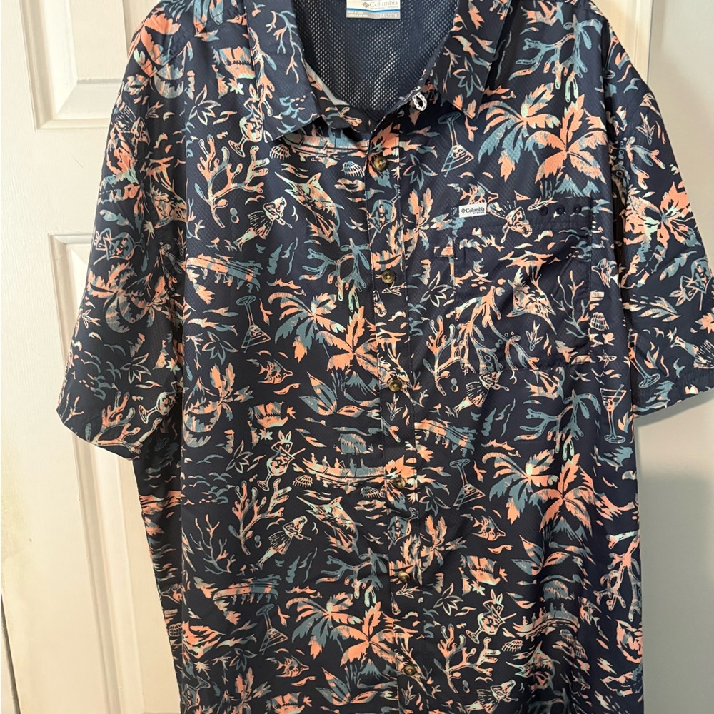 Columbia Navy and Coral Tropical Button Down Shirt